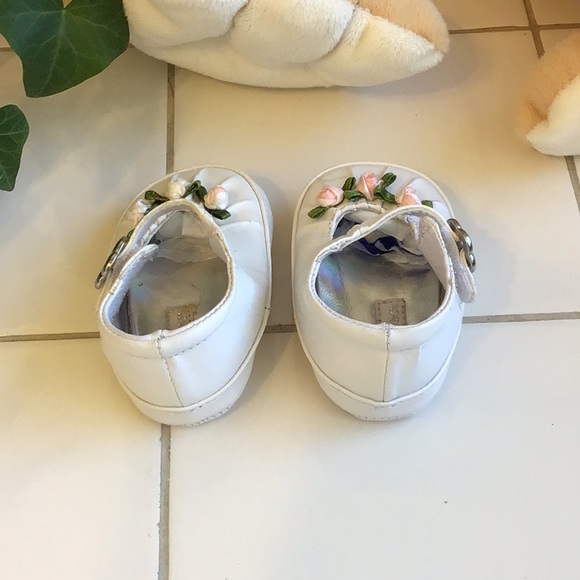 ‘Gerber’ Adorable Girl Baby Shoes - Picture 5 of 7